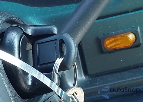 1996 GMC Sierra C1500 z USA, uszkodzony, nr VIN 2GTEC19R5T1557600